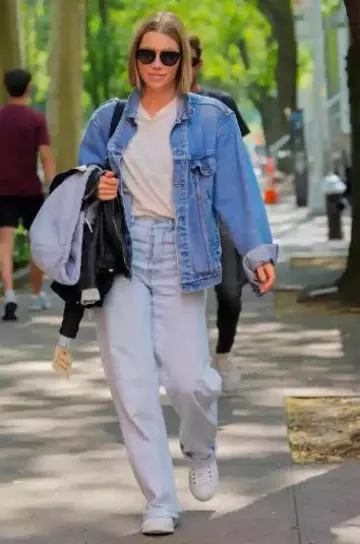 Native Shoes Jessica Sneakers worn by Jessica Biel in New York on August 26, 2024