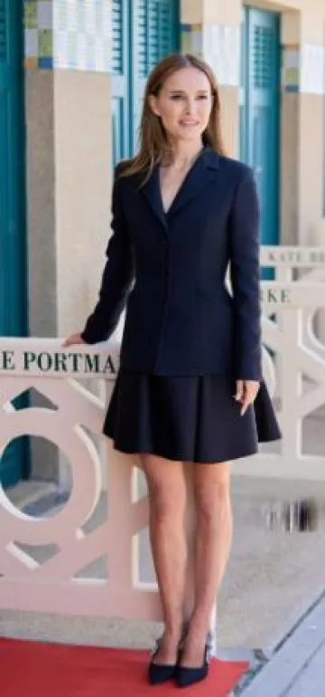 Veste Dior 30 Montaigne Bar portée par Natalie Portman au Festival du Cinéma Américain de Deauville le 14 septembre 2024