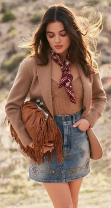 Chaqueta de sarga de lana y tejido de punto Weekend Max Mara usada por Lucy Hale en la colección Weekend Max Mara X Lucy Hale el 10 de septiembre de 2024