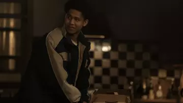 Wardrobe of The Penguin: Victor Aguilar (Rhenzy Feliz) wears Grey and Black Zip Jacket in season 1, episode 2