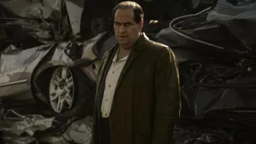 Get the looks of The Penguin: Colin Farrell wears Leather coat to portray Oz Cobb in season 1, episode 1