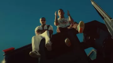 Zapatillas Gucci White & Blue Heel Chunky usadas por Blessd en BLESSD ❌ KRIS R | POLOS OPUESTOS REMIX ☯️ (VIDEO OFICIAL)