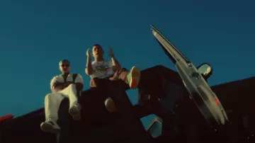 Jordan 3 Retro x Nina Chanel Abney Bicoastal Green lucido por Kris R. en REACCION A BLESSD ❌ KRIS R | POLOS OPUESTOS REMIX ☯️ (VIDEO OFICIAL)
