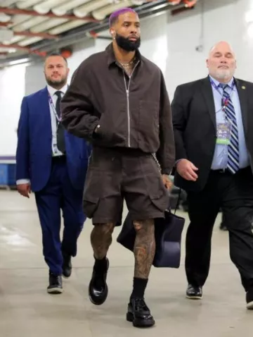 Jacquemus Dark Brown Croissant Cargo Shorts usados por Odell Beckham Jr. en la cuenta de Instagram @obj