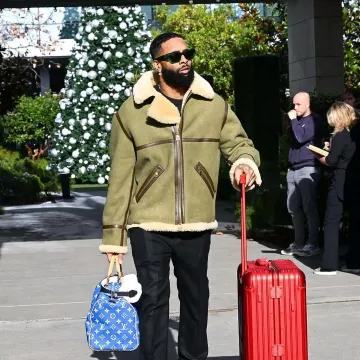 Chaqueta Louis Vuitton Olive Green Shearling LV Lovers Aviator usada por Odell Beckham Jr. en la cuenta de Instagram @blitzfits
