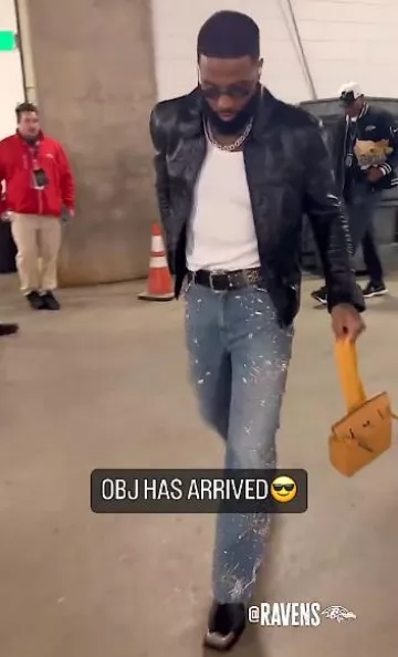 Bottines Gucci en cuir noir et bout carré en métal portées par Odell Beckham Jr. sur le compte Instagram @obj