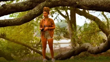 Billabong Wrangler Sweet Country Plunge Bikini Top in Rodeo Blue worn by Sarah Cameron (Madelyn Cline) as seen in Outer Banks (S04E01)