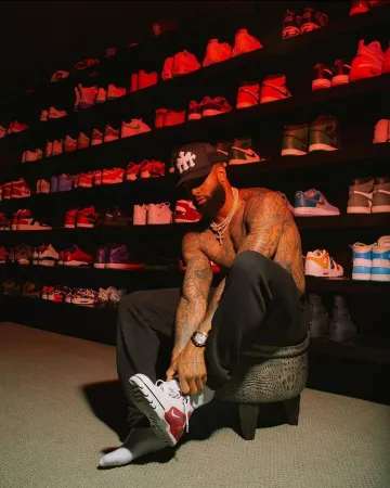 Gorra de camionero Triple Cross en blanco y negro Chrome Hearts usada por Odell Beckham Jr. en la cuenta de Instagram @obj