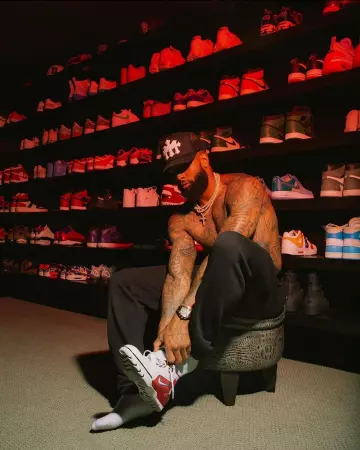 Chrome Hearts Black & White Triple Cross Trucker Hat worn by Odell Beckham Jr. on the Instagram account @obj