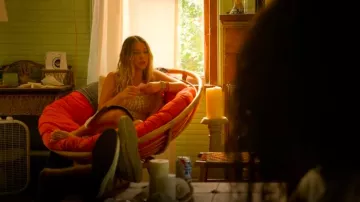 Free People Leilani Tube Top en Vichy Vert porté par Sarah Cameron (Madelyn Cline) comme on le voit dans Outer Banks (S04E01)