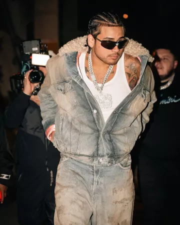 Acne Studios Light Blue Dirty 2023 Penicillin Baggy Jeans usado por Jesús Ortiz Paz en la cuenta de Instagram @jesusortizpazfr