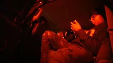 Amiri x Chemist Antique Black Star Patch Jeans porté par VonOff1700 dans VonOff1700- Flukey Sh*t (Vidéo officielle)