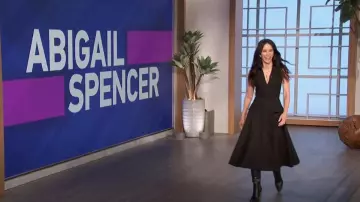 Bottega Veneta Tex Boots usadas por Abigail Spencer como se vio en The Talk el 9 de octubre de 2024