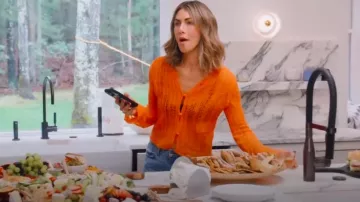 Cardigan à manches longues en tricot ouvert Stella McCartney porté par Erin Dana Lichy comme on le voit dans The Real Housewives of New York City (S15E03)
