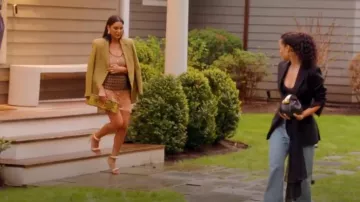 Sandalias de tacón de aguja de cuero metalizado con correa de tobillo bijoux de Gianvito Rossi usadas por Jessel Taank como se ve en The Real Housewives of New York City (T15E03)