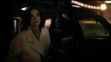 Wardrobe of The Penguin TV series: Nadia Maroni (Shohreh Aghdashloo) wears White Wool Coat in season 1