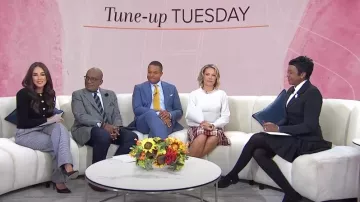 Cardigan L’Agence Toulouse en noir porté par Kaylee Hartung comme on le voit dans Today le 15 octobre 2024