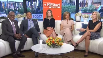 Haut à manches à volants Loft porté par Dylan Dreyer comme on le voit dans Today le 16 octobre 2024