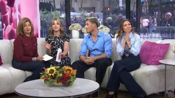 Mango Fitted Cotton Shirt in Sky Blue worn by Melissa Garcia as seen in Today on  October 16, 2024