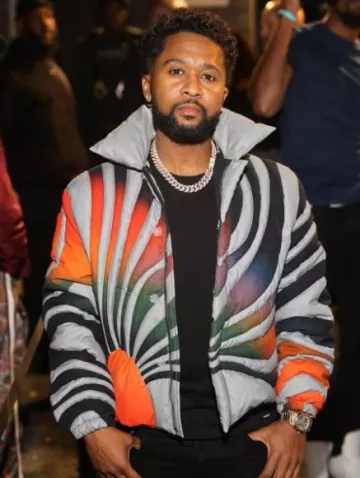 Tom Ford Black Crewneck Under T Shirt usado por Zaytoven en la cuenta de Instagram @zaytovenbeatz