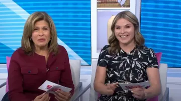 Chaqueta corta de lana y cachemira Theory en cordobán usada por Hoda Kotb como se ve en Today el 16 de octubre de 2024