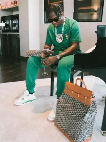 Jordan 4 Retro SB Pine Green usado por Zlatan en la cuenta de Instagram @zlatan_ibile