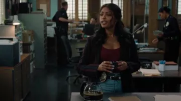 Levi’s Women’s Ribcage Full Length Jeans porté par Daphne Forrester (Javicia Leslie) comme on le voit dans High Potential (S01E04)