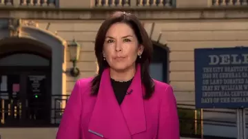Manteau Ted Baker Rosess porté par Meg Oliver vu dans CBS Evening News le 19 octobre 2024