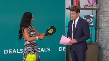 Robe-pull en tricot évasé Milly Geometric Fit portée par Elizabeth Werner comme on le voit dans CBS Mornings le 15 octobre 2024