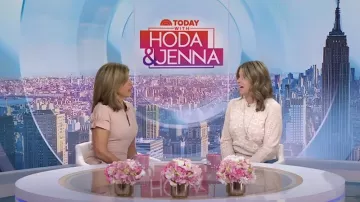 Combinaison à manches courtes Halo Patel noire portée par Hoda Kotb comme on le voit dans Today le 18 octobre 2024