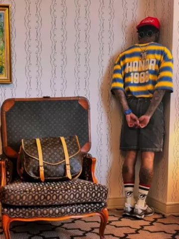 Salomon XT 4 OG Sharkskin Grey usado por NLE Choppa en la cuenta de Instagram @nlechoppamusic