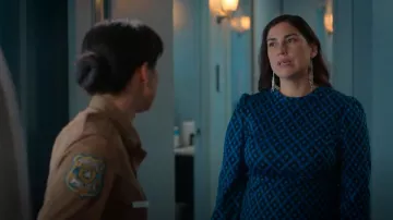 Whistles Jacquard Puff Sleeve Check Top usado por Isabella Harbud (Savonna Spracklin) como se ve en Murder in a Small Town (S01E04)