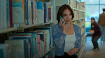 Free People Kika Printed Top porté par Cassandra Lee (Kristin Kreuk) comme on le voit dans Meurtre dans une petite ville (S01E04)