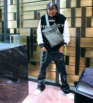 Mochila Hermès Khaki Green Hac A Dos GM usada por French Montana en la cuenta de Instagram @frenchmontana