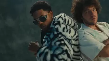 Jacques Marie Mage Lunettes de Soleil Assen Pilot Argent & Bleu portées par Myke Towers dans Myke Towers & benny blanco - DEGENERE (Vidéo Officielle)