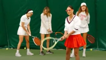 Nike Air Zoom Pegasus 35 Bright usado por Erin Dana Lichy como se ve en The Real Housewives of New York City (T15E04)