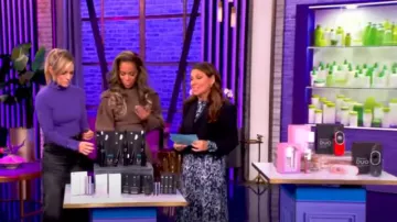 Proenza Schouler Atlas Printed Jersey Maxi Dress usado por Gretta Monahan como se vio en The View el 21 de octubre de 2024