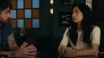 Altuzarra Mini Minimoto Knit Crop Sweater usado por Melody 'Mel' Bayani (Liza Lapira) como se ve en The Equalizer (T05E01)