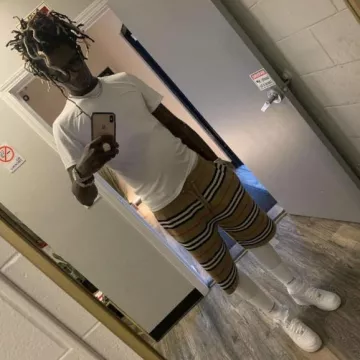 Camiseta Nike White Legend 2.0 usada por Young Thug en la cuenta de Instagram @young.thug.world