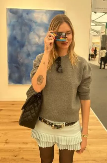 Mini jupe-short Lioness Double Ruffle portée par Chiara Ferragni sur sa Story Instagram le 12 octobre 2024