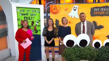 Alice + Olivia Jillianne Body à manches transparentes porté par Shannon Doherty comme on le voit dans Today le 23 octobre 2024