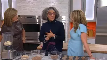 Diane Von Furstenberg Greg Pantalon en laine mélangée porté par Carla Hall comme on le voit dans Today with Hoda & Jenna le 23 octobre 2024