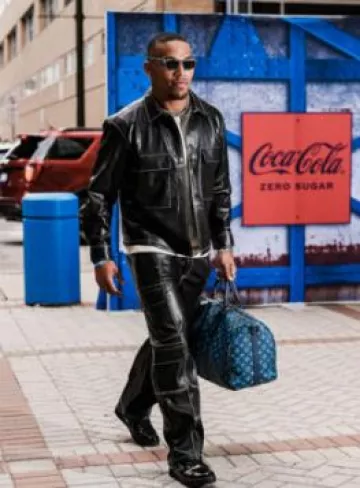 Zapatillas Prada Patent Black Downtown usadas por Amon-Ra St. Brown en la cuenta de Instagram @detroitlionsnfl