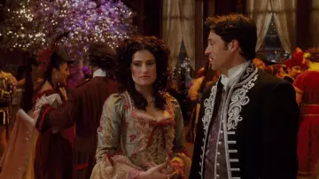 Vestuario de la película encantada: Vestido de gala verde y rosa usado por Nancy Tremaine (Idina Menzel)