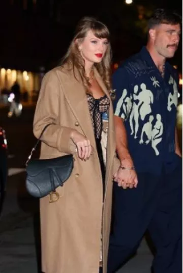 Polo Ralph Lauren Polo Abrigo Polo Largo de Pelo de Camello usado por Taylor Swift en Nueva York el 11 de octubre de 2024