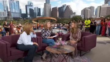 Veronica Beard Maidens Maxi Vestido usado por Maria Shriver como se ve en Today el 25 de octubre de 2024