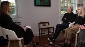 Sandalia tobillera de cuero Prada en Nero usada por Savannah Guthrie como se ve en Today el 28 de octubre de 2024