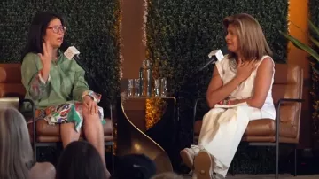 Pantalones acampanados de tiro alto L'Agence Lorde usados por Hoda Kotb como se ve en Hoy el 28 de octubre de 2024