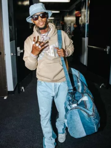 Gallery Dept. Blue Denim G Patch Bucket Hat usado por Toosii en la cuenta de Instagram @toosii