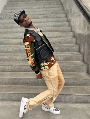 Gallery Dept. Khaki Painted La Flare Carpenter Pants usado por Toosii en la cuenta de Instagram @toosii